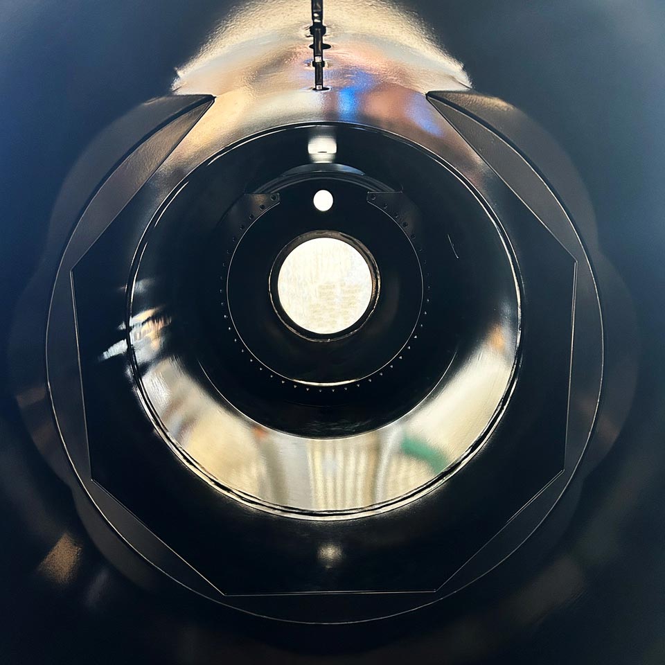 Tank with ETFE coating (inside of a tank) for protection against aggressive chemicals