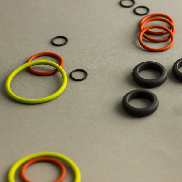 Colorful O-rings in various sizes with bonded coating